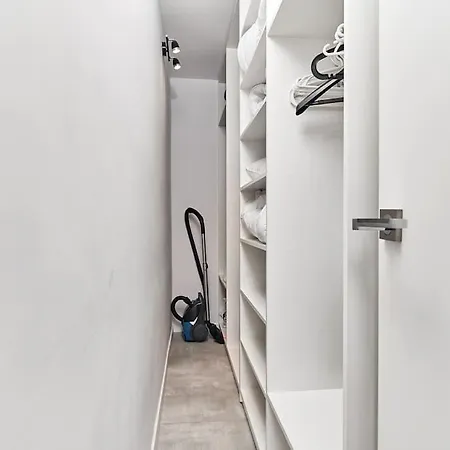 アパート Komfort W Sercu Miasta ヴロツワフ